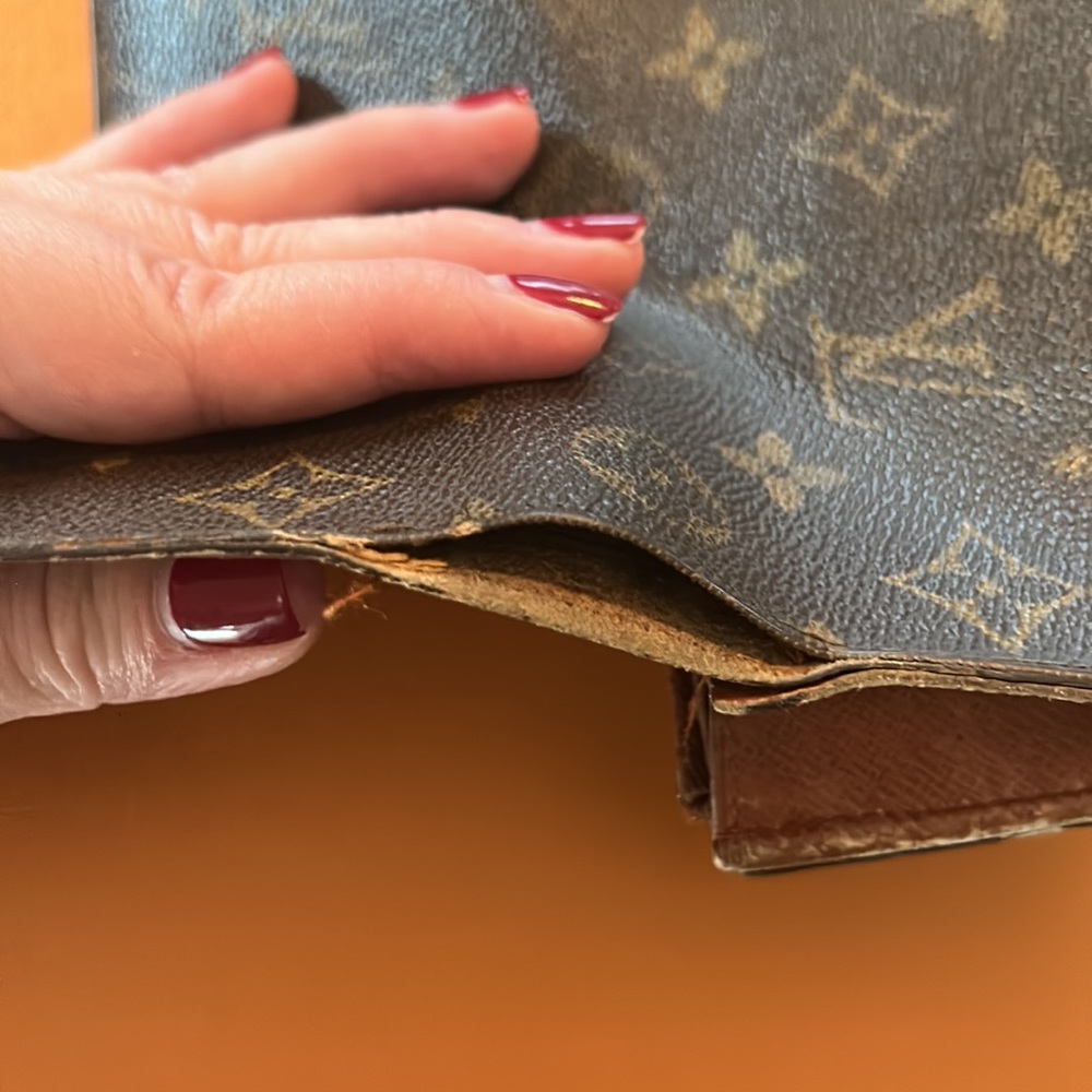 Authentic Louis Vuitton Monogram Sara Wallet - Picture 9 of 12